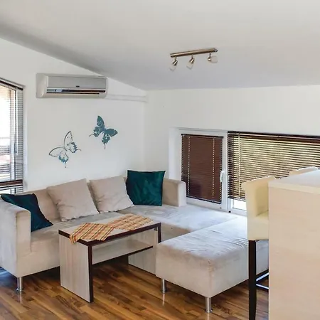 Two-bedroom In דירה *